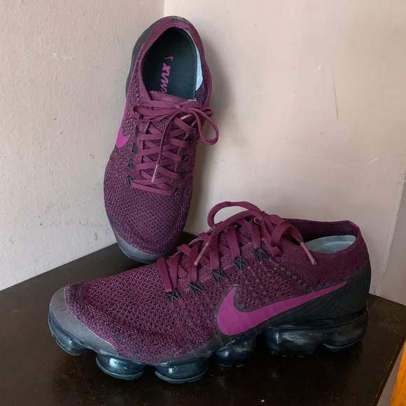 nike vapormax flyknit burgundy